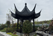 別墅庭院安裝什么涼亭好？別墅花園里搭配這套菠蘿格防腐木涼亭太漂亮了